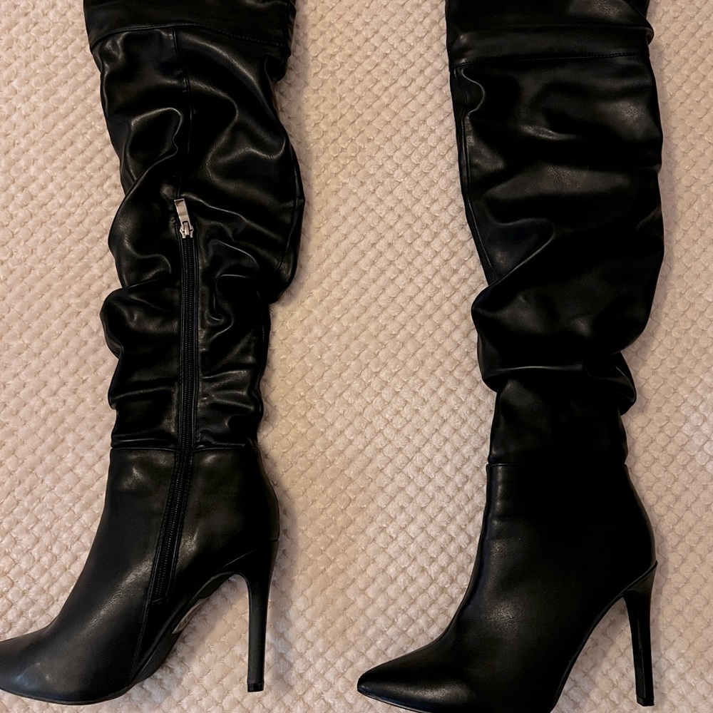 black boots 6.5